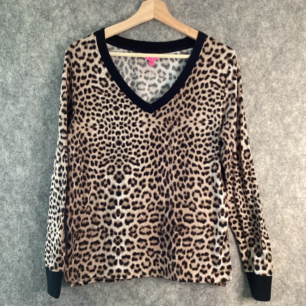 Betsey Johnson Animal Print Cheetah Pullover Long Sleeve Size M Top.
